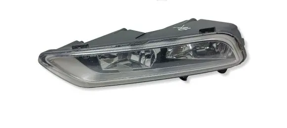 Volkswagen PASSAT B7 Front fog light 176623