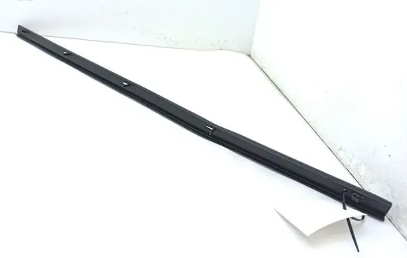 BAW Yuanbao Rubber seal front coupe door window 61071807107