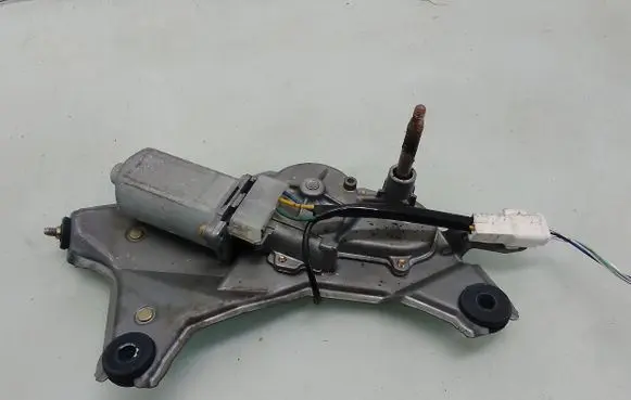 Toyota Prius (NHW20) Rear window wiper motor 8513047010