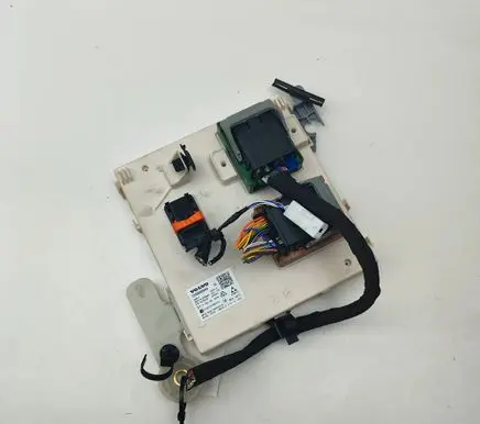 Volvo XC90 Central body control module 32400409AA