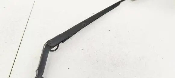 Front wiper blade arm
