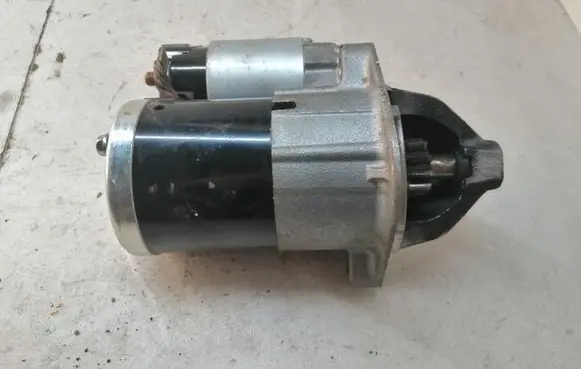 Hyundai Tucson TL Starter motor 361002B210 M000TD0171ZE
