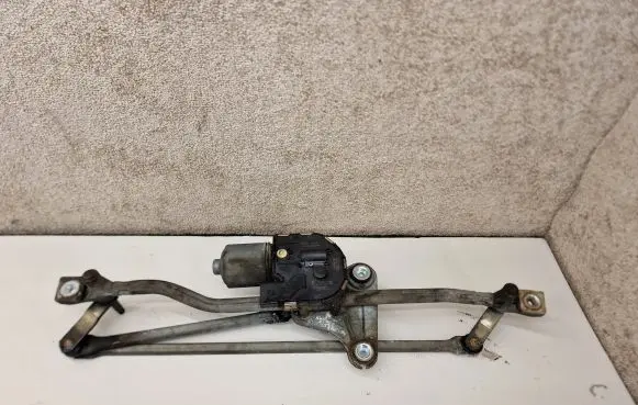 Volvo S80 Front wiper linkage and motor 30796358