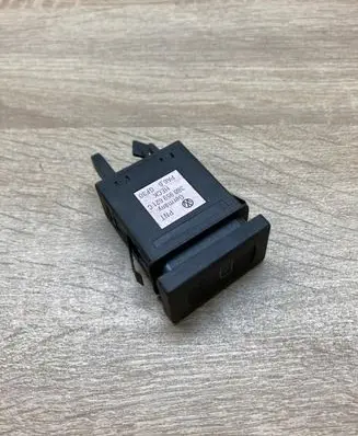 Volkswagen PASSAT B5 Windscreen/window heater switch 3B0959621C
