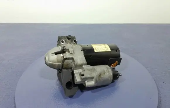BMW 7 G11 G12 Starter motor 8589891