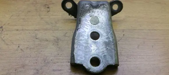 Opel Antara Front door upper hinge