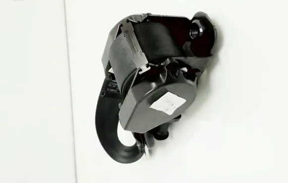 Volkswagen PASSAT B7 USA Rear seatbelt 561857806 7N0857737 618934600