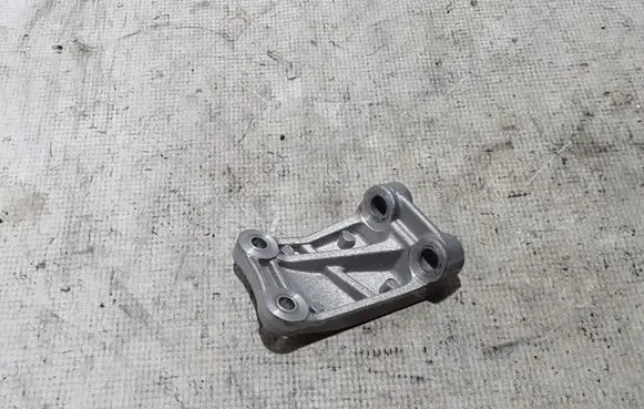 Hyundai Ioniq Generator/alternator bracket 