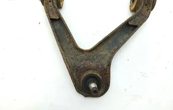 Iveco Daily 35.8 - 9 Front lower control arm/wishbone