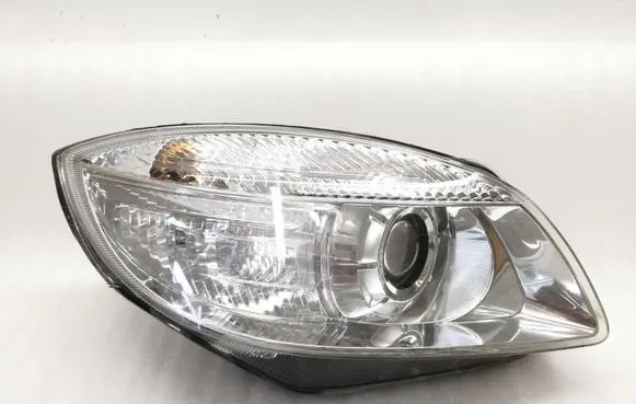 Skoda Fabia Mk2 (5J) Headlight/headlamp