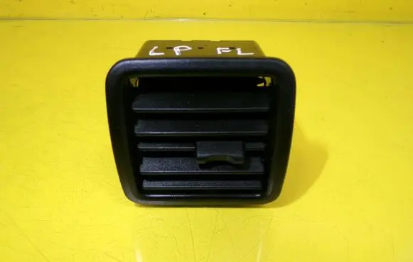 Suzuki Swift I Dashboard side air vent grill/cover trim 7362160E00
