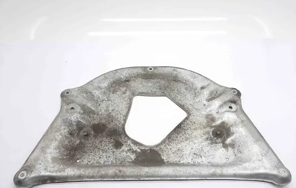 BMW 5 E60 E61 Engine splash shield/under tray 6759878