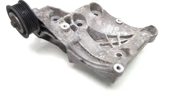 Opel Insignia A A/C compressor mount bracket 55582510 532274354