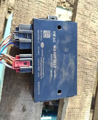 Skoda Fabia Mk2 (5J) Tow bar trailer control unit/module 1K0907383F 5DS01015441