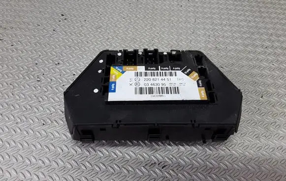 Mercedes-Benz S W220 Seat control module 2208214451