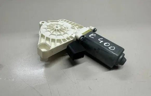 Mercedes-Benz E W238 Front door window regulator motor A0009066106 12126285 C72414100
