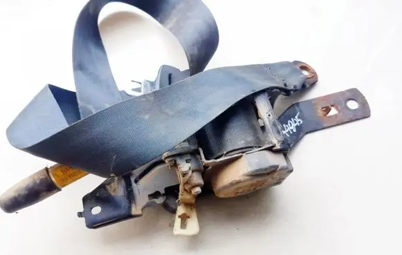 Nissan Almera Front seatbelt nsb057nrt83