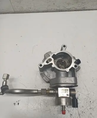 Volkswagen Golf VIII Vacuum pump 06K145100AE 06L127A01
