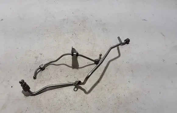 Fuel injector supply line/pipe