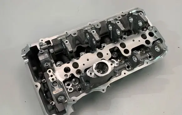 BMW M5 F90 Engine head 7852459