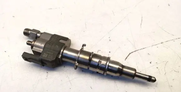 BMW 1 E81 E87 Fuel injector 758904807