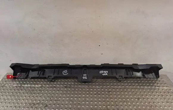 Rear bumper mounting bracket