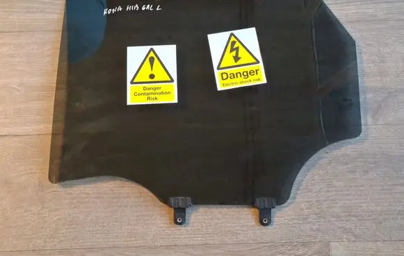 Hyundai Kona I Rear door window glass CSQW