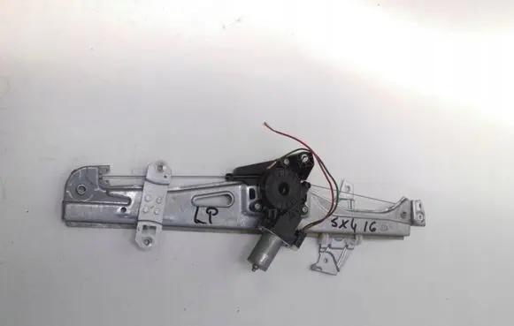 Suzuki SX4 S-Cross Front door window regulator with motor