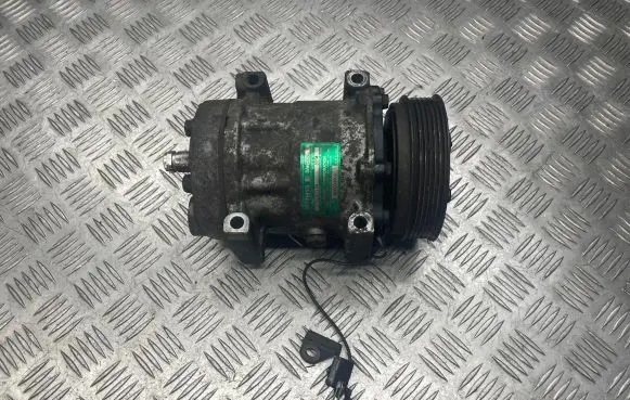 Volvo S40, V40 Air conditioning (A/C) compressor (pump) 8200040681 2739307134 8094