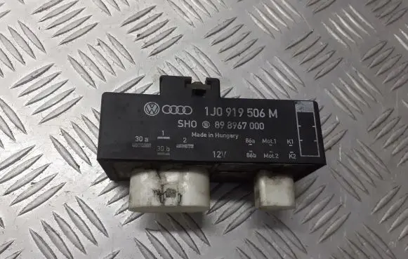 Skoda Fabia Mk1 (6Y) Coolant fan relay 1J0919506M