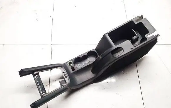 Skoda Octavia Mk2 (1Z) Center console 1z1863241