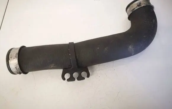 Skoda Octavia Mk2 (1Z) Intercooler hose/pipe 