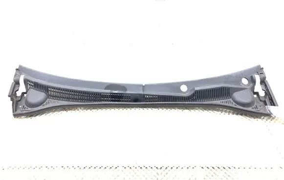 Suzuki SX4 Wiper trim 
