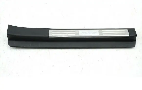 Foot area side trim