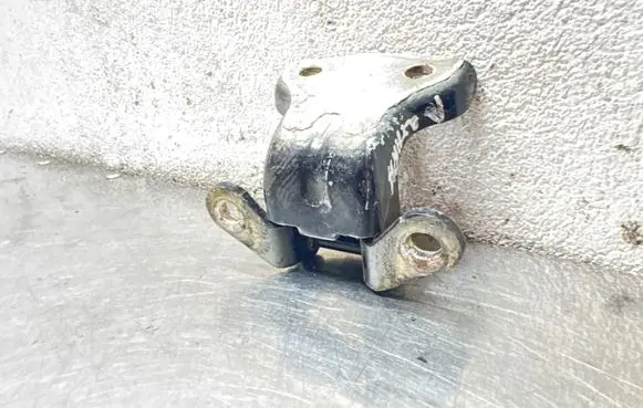 Opel Antara Rear door upper hinge A047587