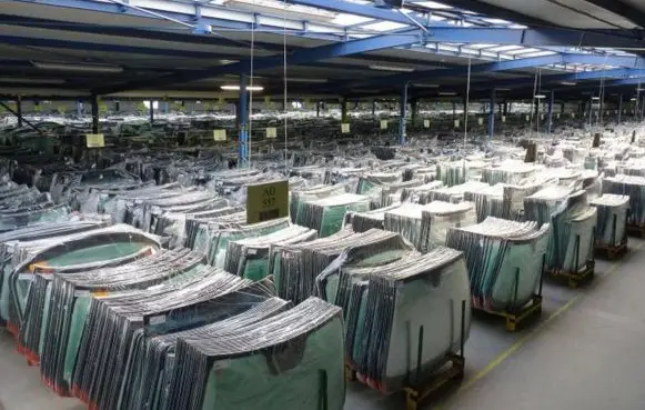 Rear vent window glass