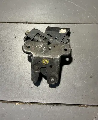 Tailgate/trunk/boot lock/catch/latch