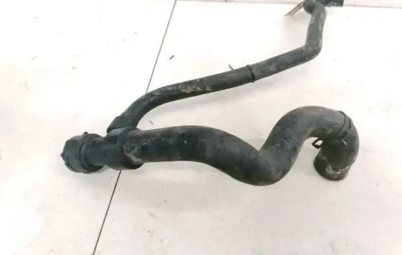 Volkswagen PASSAT B5 Engine coolant pipe/hose 8d0121055f
