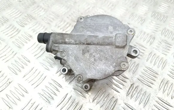 BMW X5 E70 Vacuum pump 68739010