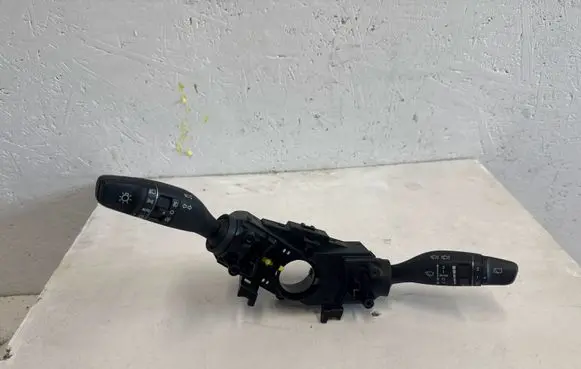 Hyundai Kona I Wiper turn signal indicator stalk/switch 93403J9960