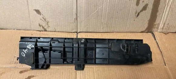 BMW 1 E81 E87 Radiator mount bracket 1710752491210