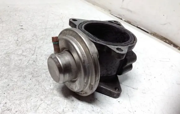 Volkswagen Sharan EGR valve 038131501AF 038129537D