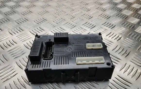 Nissan Note (E11) Central body control module 284B29U01A