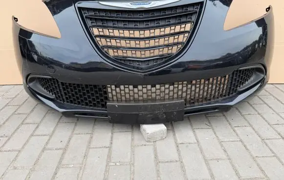 Chrysler Ypsilon Front bumper 735486082