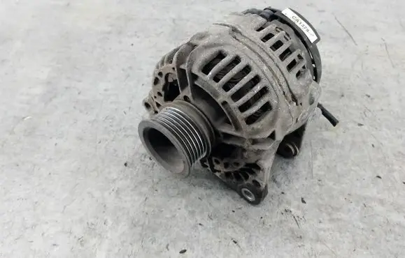 Volkswagen Golf IV Generator/alternator 028903028D