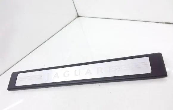 Jaguar XF X250 Front sill trim cover 8X2313201AF