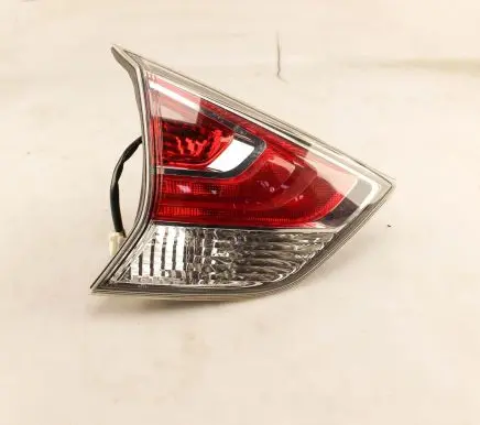 Nissan X-Trail T32 Tailgate rear/tail lights