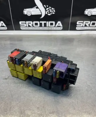 Mercedes-Benz S W220 Fuse module A0325458232 0005404850