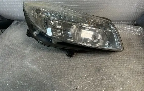 Opel Insignia A Headlight/headlamp 13226783