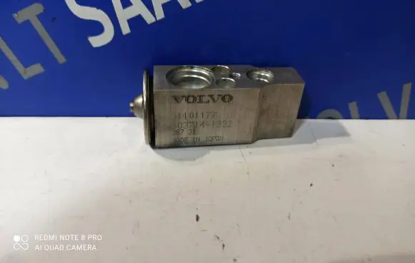 Volvo V70 Air conditioning (A/C) expansion valve 31101177